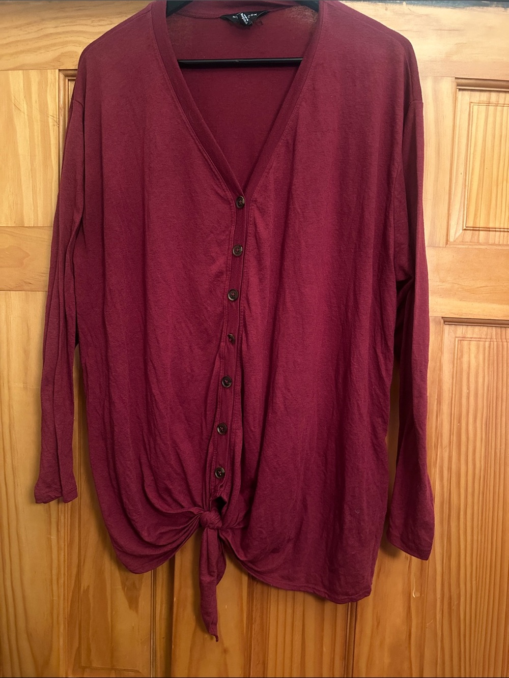 New Look V-Neck Button Front Tie Hem Top - Burgundy